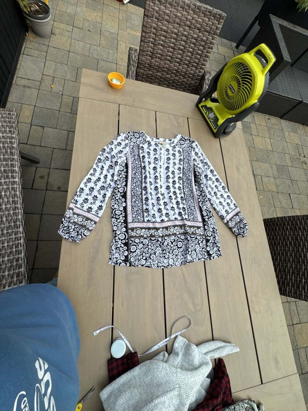 LOFT Outlet Women's Black and White Floral Print Long Sleeve Button Down Blouse